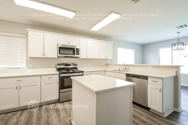 Building Photo - 7138 West Via De Luna Dr