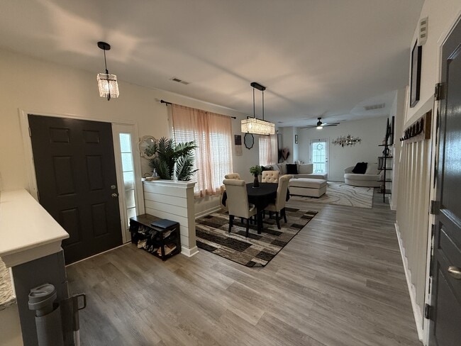 Building Photo - 133 Penry Ln