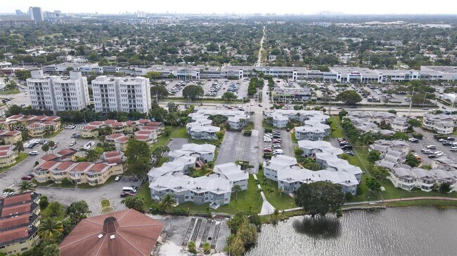 Building Photo - 1715 NE Miami Gardens Dr
