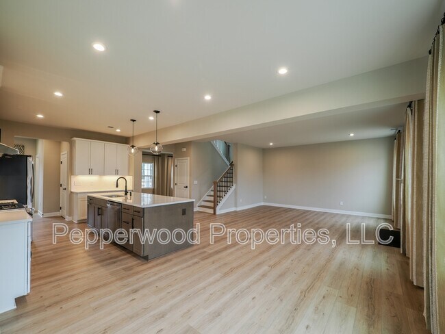 Building Photo - 7204 Red Cedar Trl