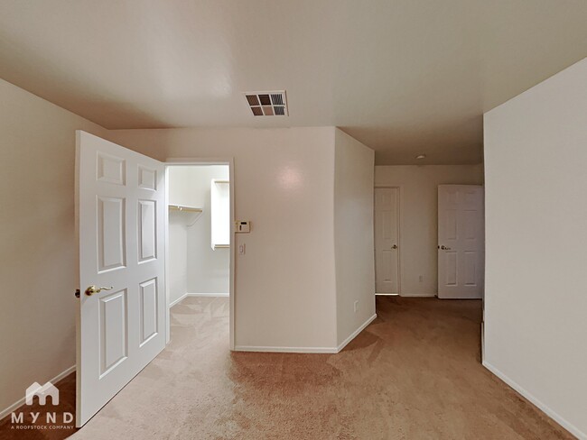 Building Photo - 16511 W Post Dr