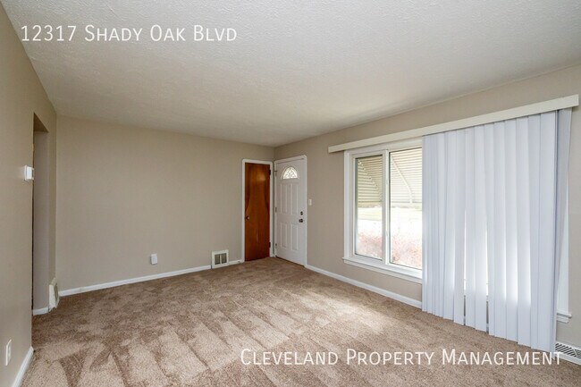 Building Photo - Updated Garfield Hts Bungalow