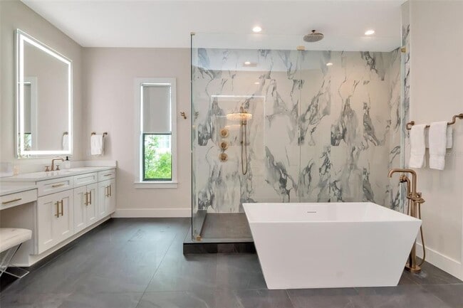 Building Photo - 4111 W Swann Ave