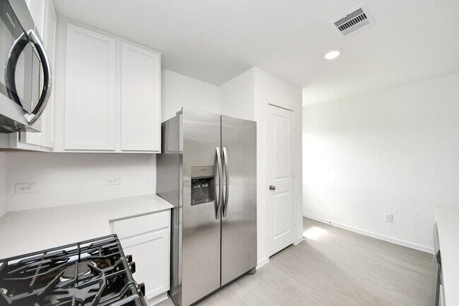 Building Photo - 311 Brandi Dr