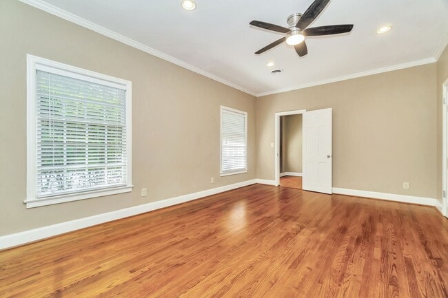 Building Photo - ** 3 bed 2 bath located in McGehee Estate ...