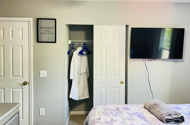 Building Photo - Furnished pillory way beauty