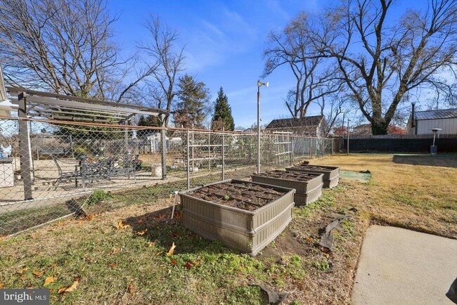 Building Photo - 8402 Holman Ave