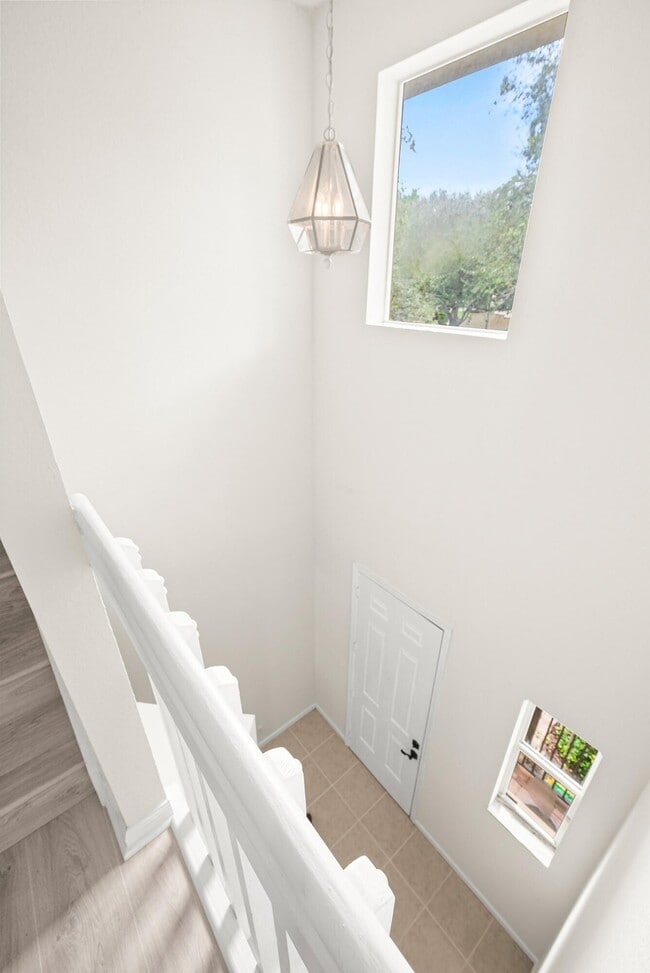 Building Photo - 3187 N Oasis Dr