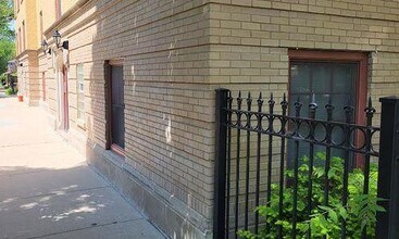Building Photo - 1 bedroom in Chicago IL 60625