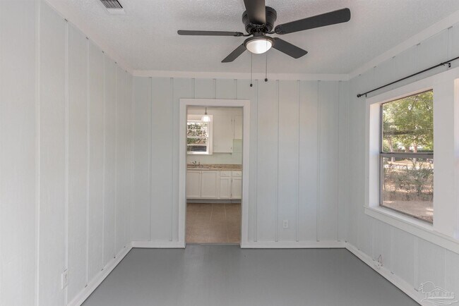 Building Photo - 1217 Poppy Ave