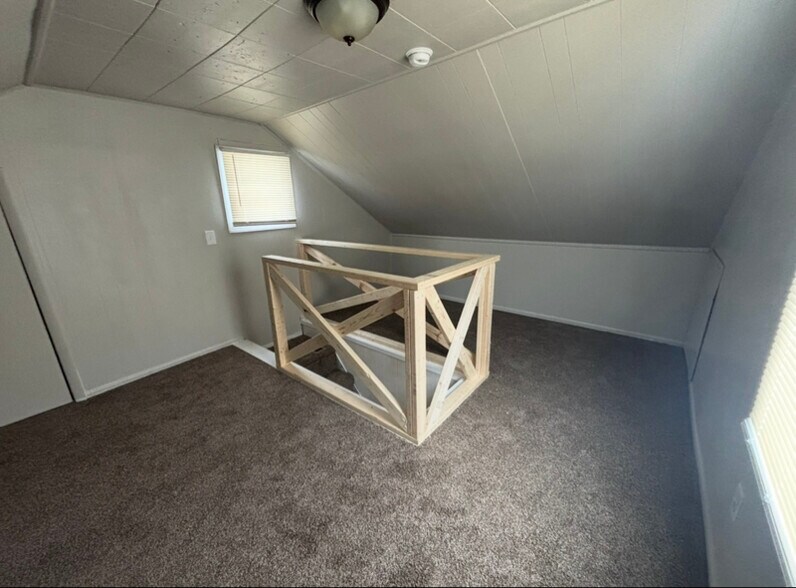 Building Photo - 1287 E Mt Morris Rd