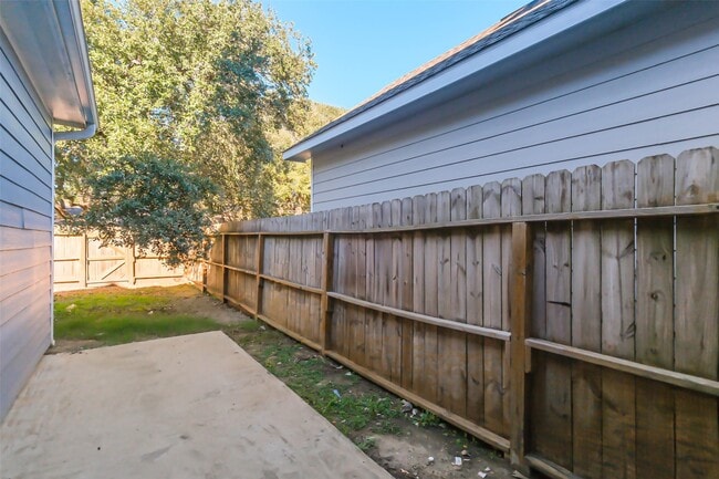 Building Photo - 3211 Avenue O