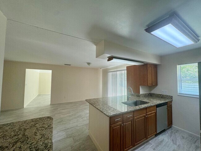 Building Photo - 970 Butia St