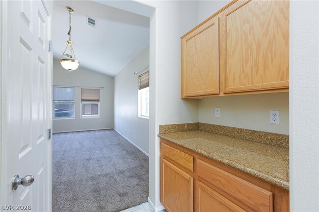 Building Photo - 2598 Highland Cliff Dr