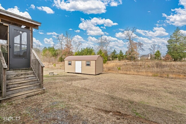 Building Photo - Beautiful 4 Bed 2 Bath!