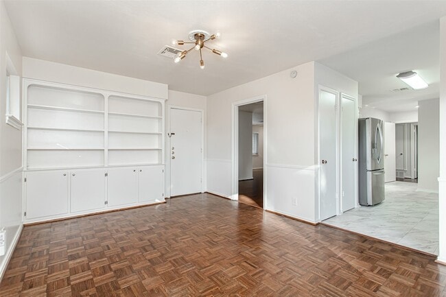 Building Photo - 6908 Wake Forrest Dr