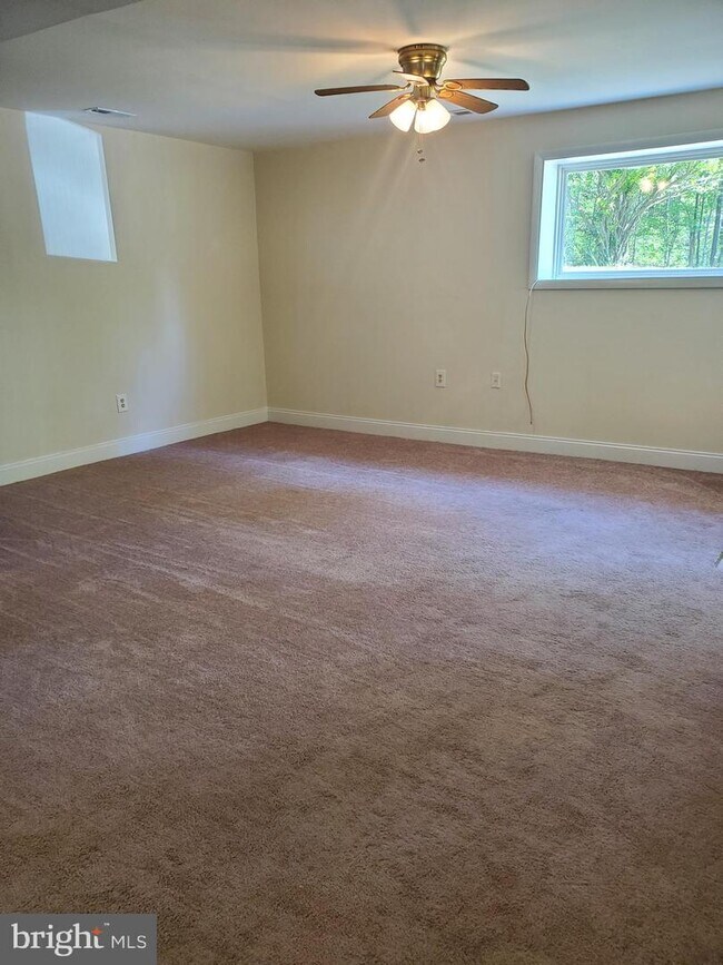 990 Calvert Beach Rd 990 Calvert Beach Rd Saint Leonard MD 20685