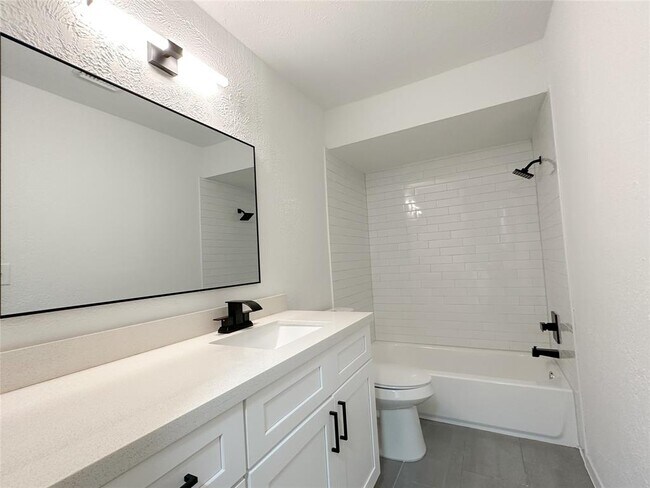 Building Photo - 17809 Cluster Ct