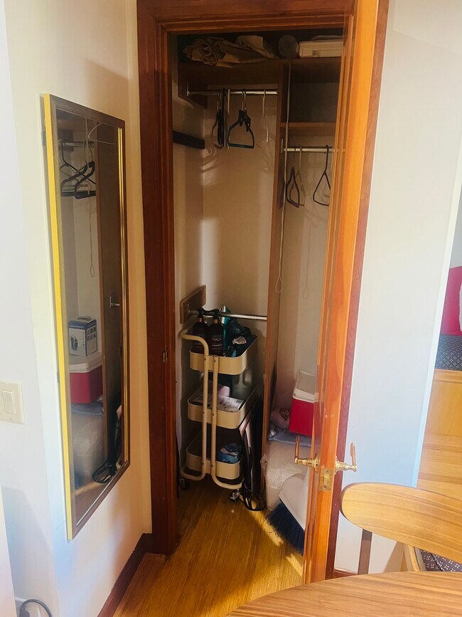 Closet - 8420 Lookout Mountain Ave