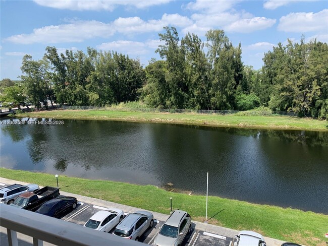 Building Photo - 16465 NE 22nd Ave