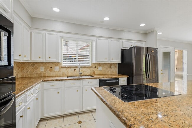 Building Photo - 7715 Brush Wood Dr