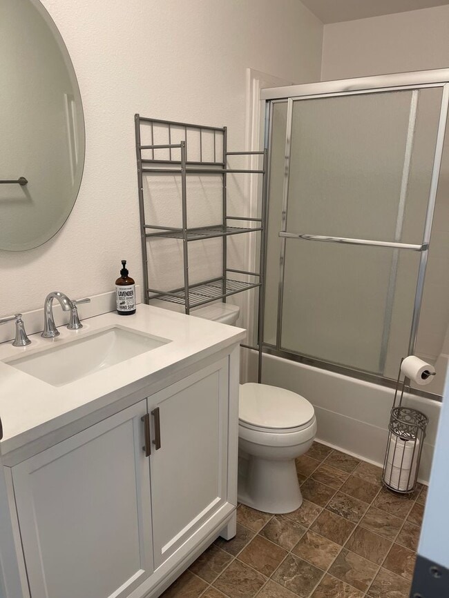 Building Photo - Beautifully updated Mobile Home in Carson City