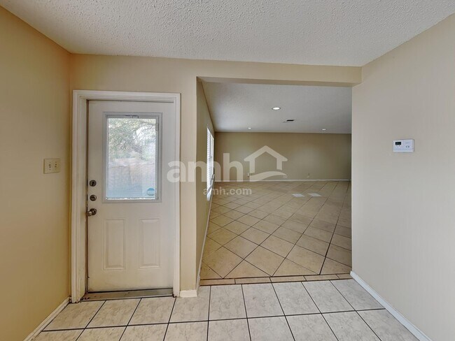 Building Photo - 16635 Blanco Ky