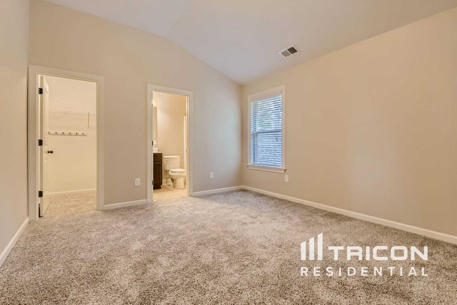Building Photo - 216 Fannin Ln