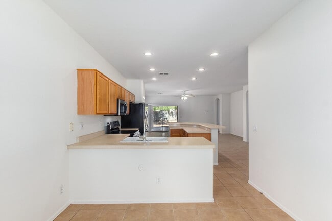 Building Photo - 12520 W Monterosa St