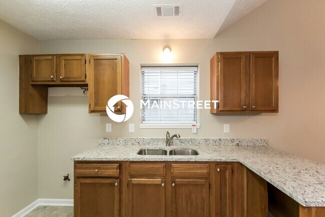 Building Photo - 3 Bedroom Pet-Friendly Home in Decatur, GA...