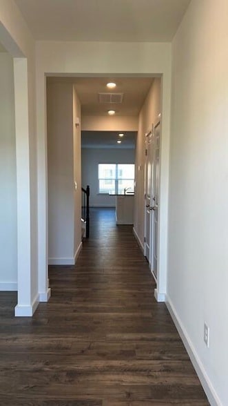 Building Photo - 4266 Scenic Dr SE