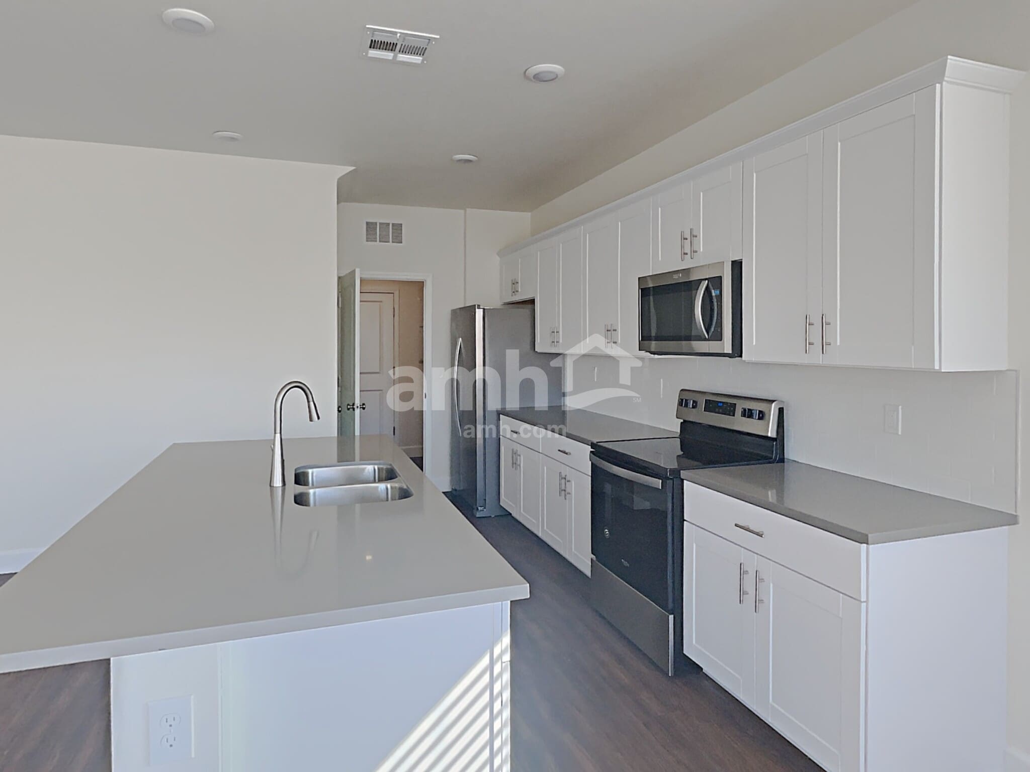 Building Photo - 1705 Viaggio Ave