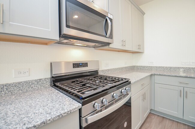 Building Photo - 1004 Laguna Cv Dr