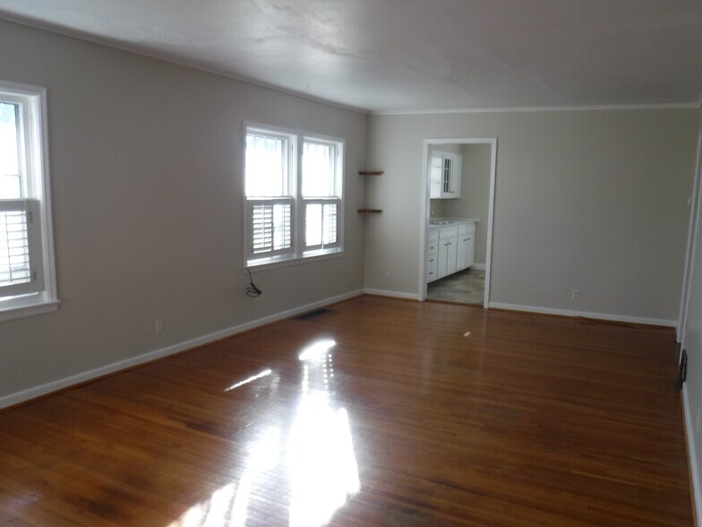 Building Photo - 2816 Sherman Ave