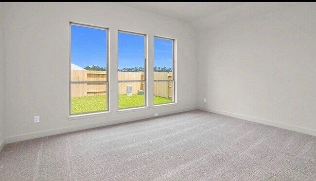 Building Photo - 1638 Lorenzo Ln