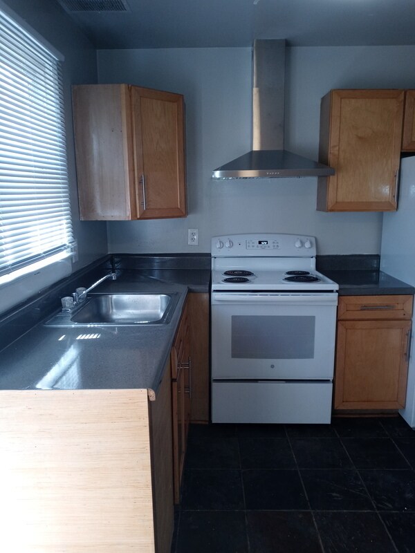 Building Photo - 5209 Goolsby Ct