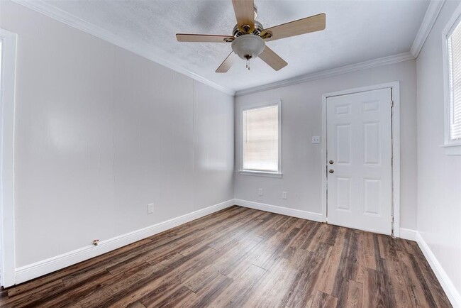 Building Photo - 1209 Cabell St