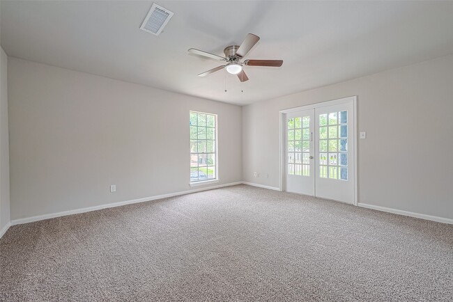 Building Photo - 10815 Creektree Dr