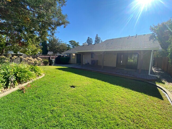Building Photo - Well Maintained, Large Corner Lot