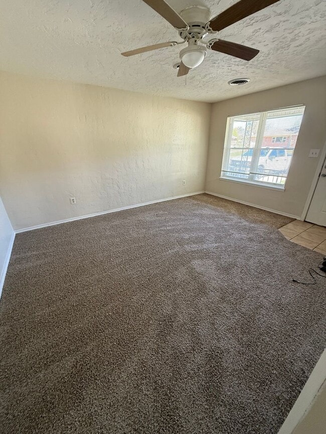 Building Photo - 2312 NW 46th- $200 OFF THE FIRST MONTH!
