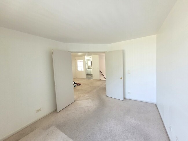 Building Photo - 321 Sheffield Dr