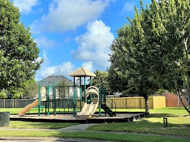 Building Photo - 16002 Speyburn Ct
