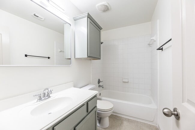 Building Photo - 32506 Rosella Ln