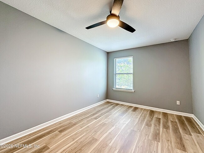 Building Photo - 243 Buck Run Way