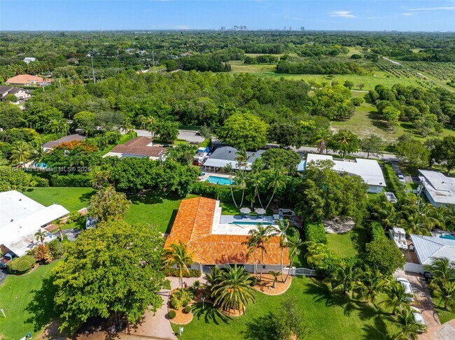 Building Photo - 6561 Marlin Dr