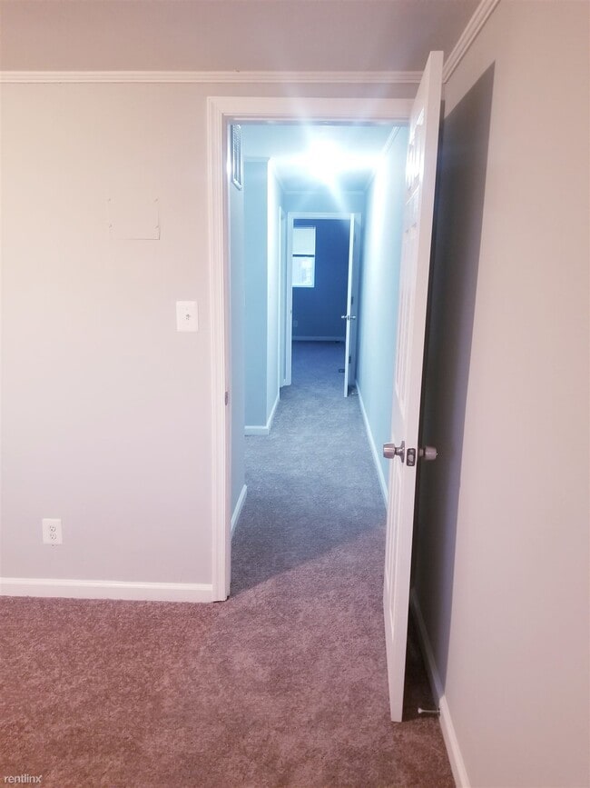 Building Photo - 3 br, 1.5 bath Duplex - 1729 Maryland Aven...