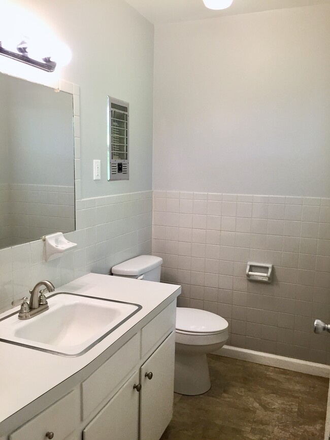 Building Photo - 507 N Gilmer Park