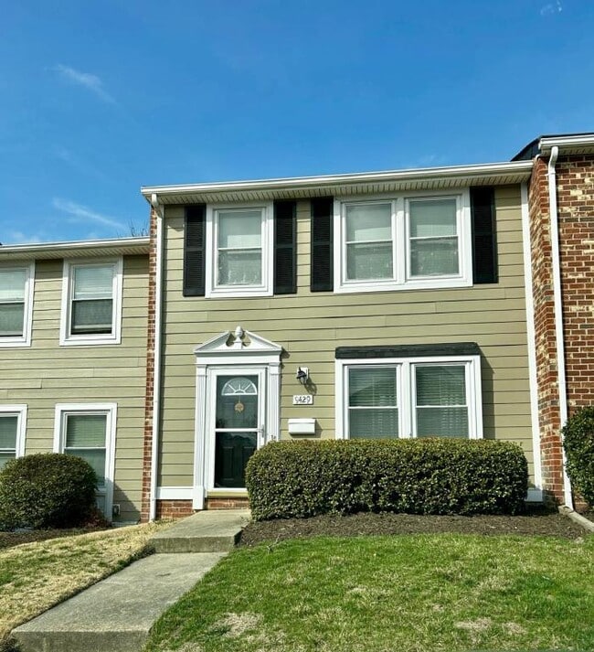 Building Photo - 9429 Greenhill Ct