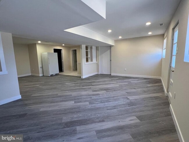 Building Photo - 7510 Sanner Rd