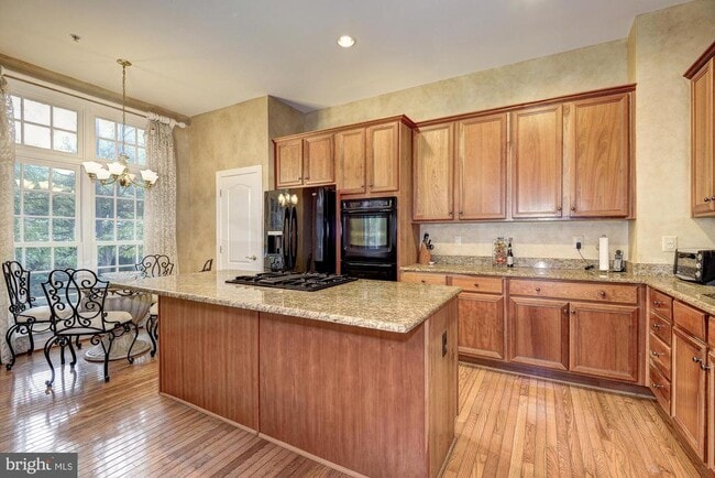 Building Photo - 1657 Colonial Hills Dr